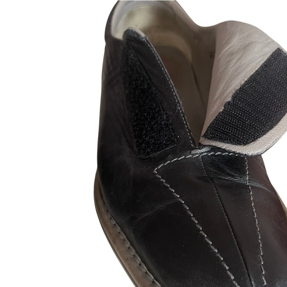 PRADA Leather Loafers Shoes Slip On Hook Loop Closure Made in Italy Mens Size 11 - Picture 5 of 10